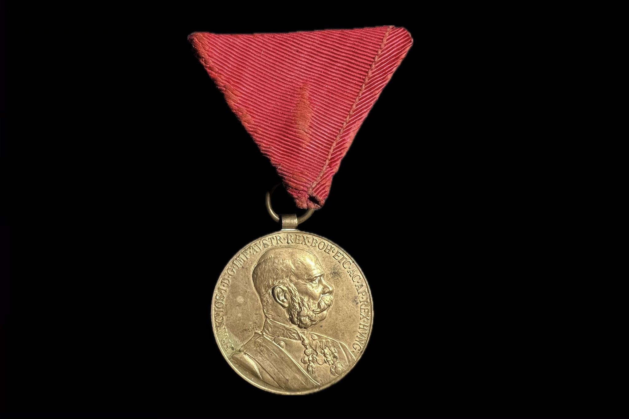 Ferenc József Jubileumi emlékérem a Fegyveres Erő számára