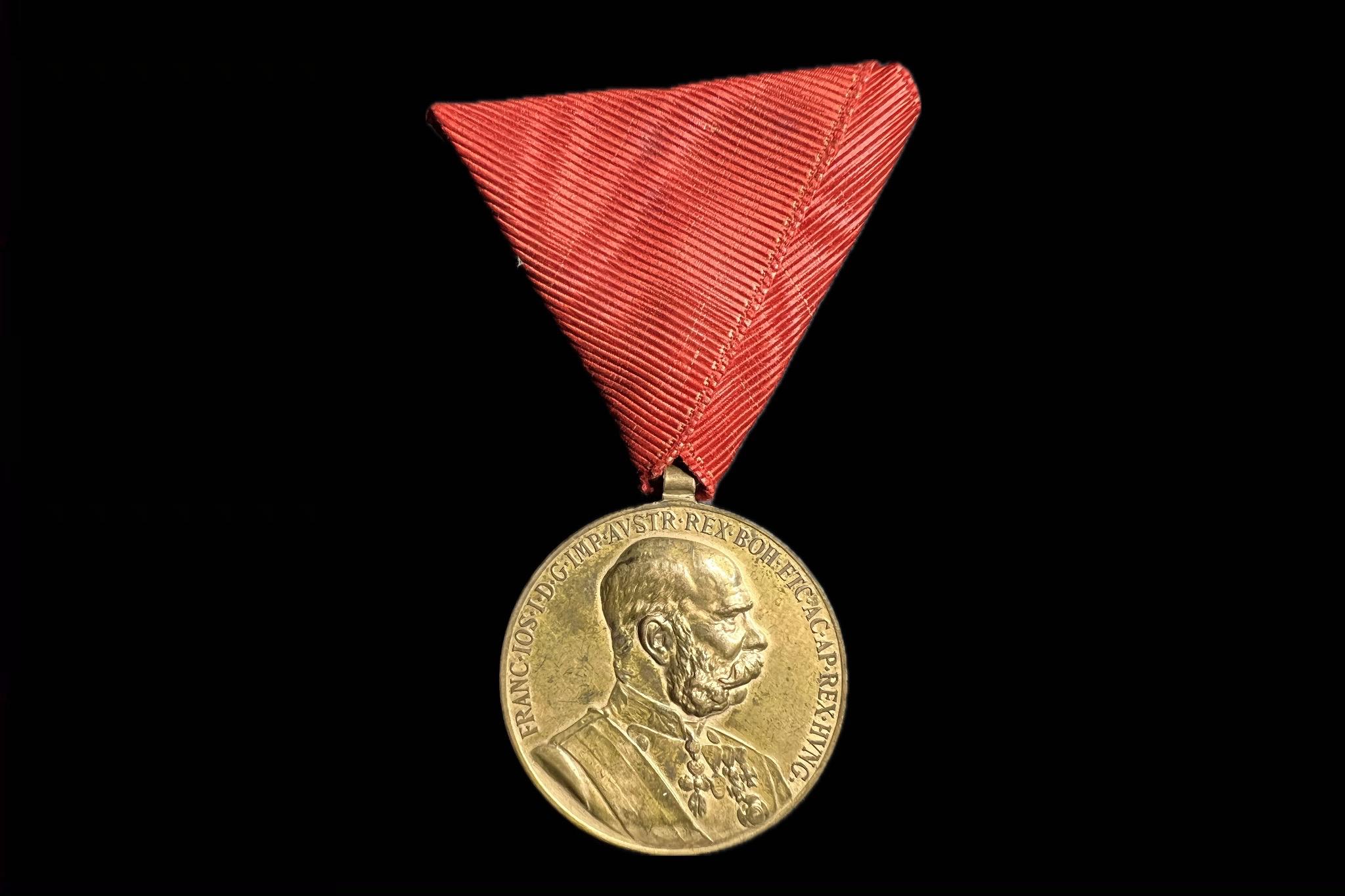 Ferenc József Jubileumi emlékérem a Fegyveres Erő számára