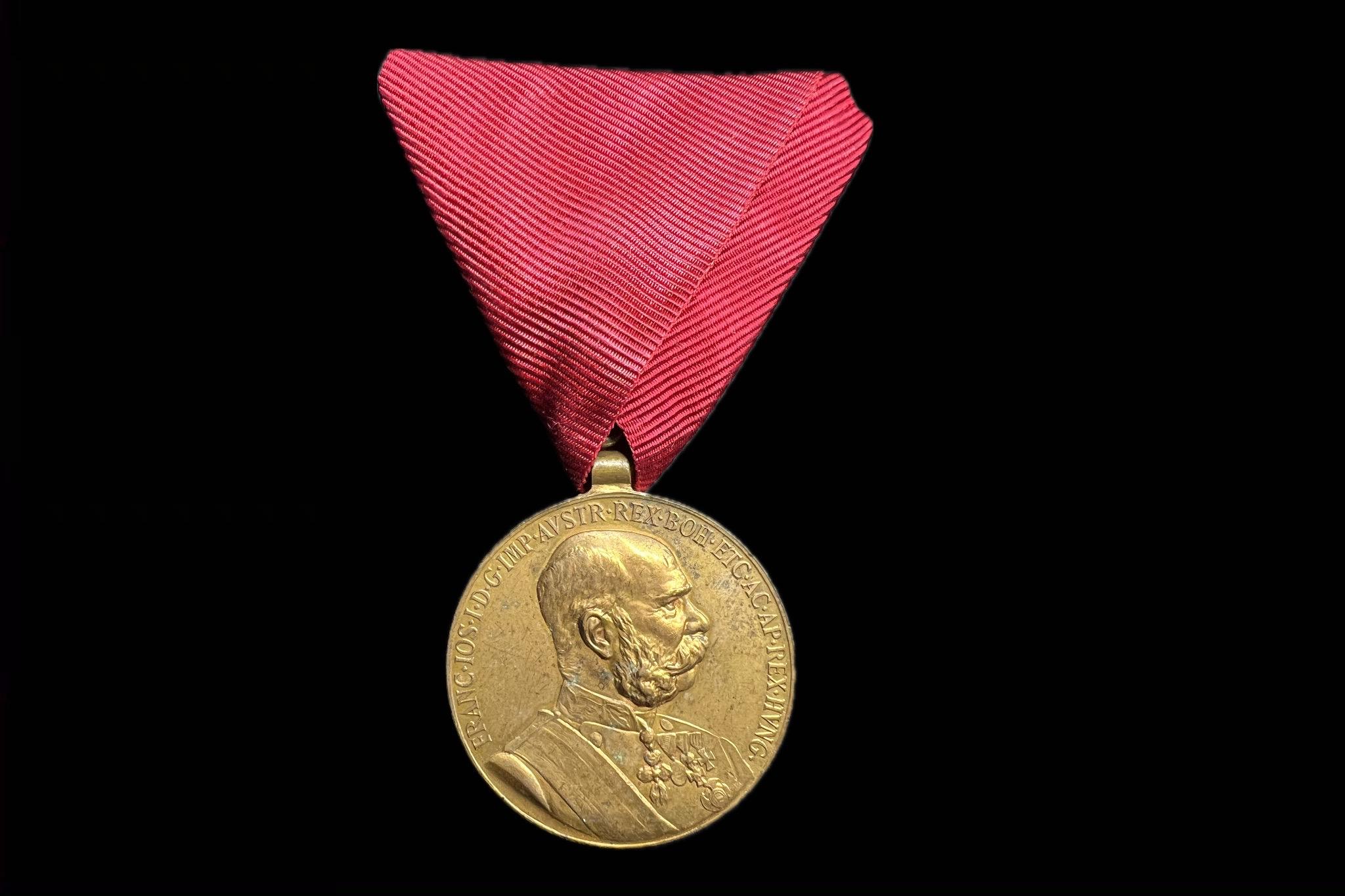 Ferenc József Jubileumi emlékérem a Fegyveres Erő számára 
