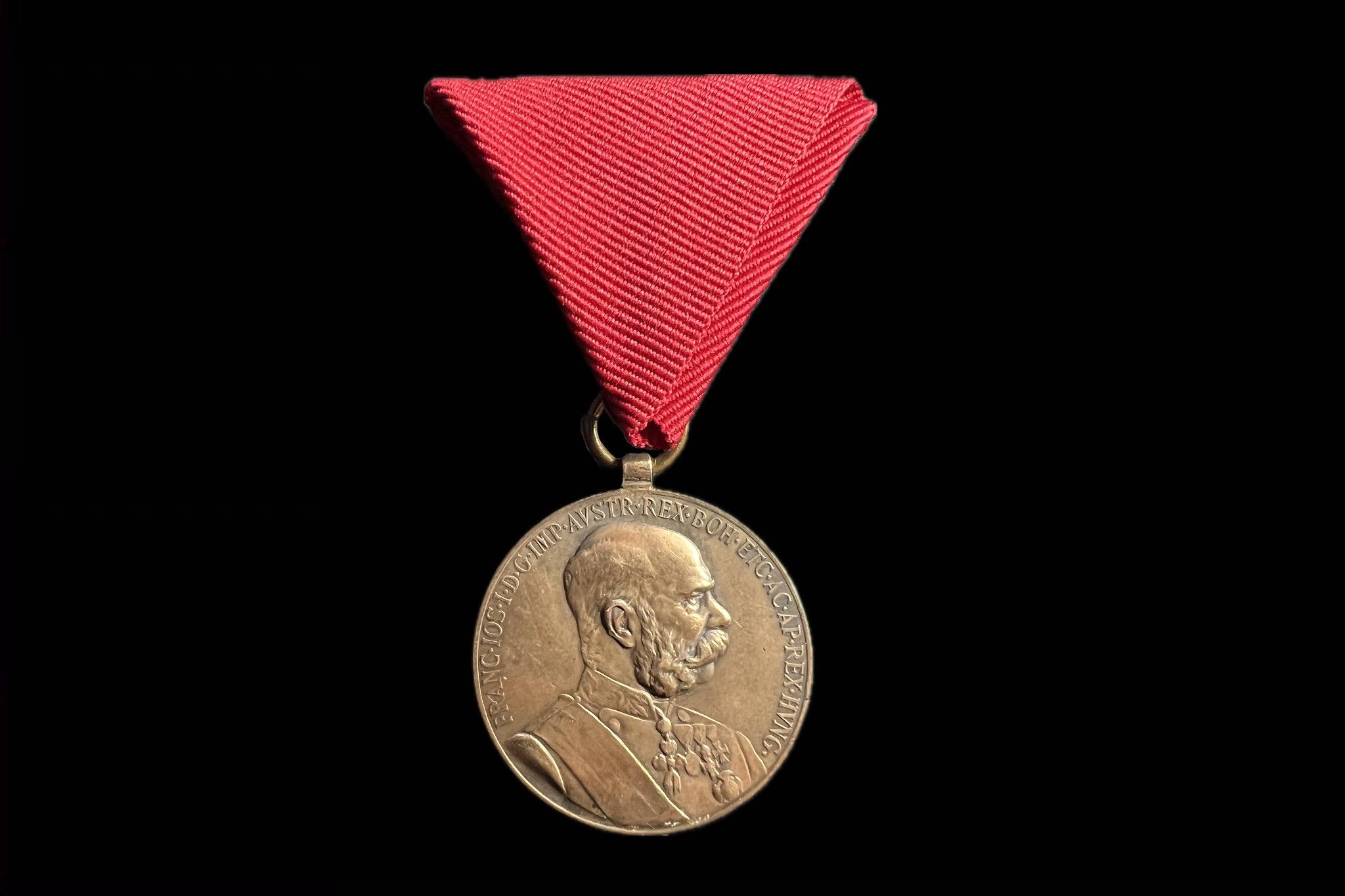Ferenc József Jubileumi emlékérem a Fegyveres Erő számára 