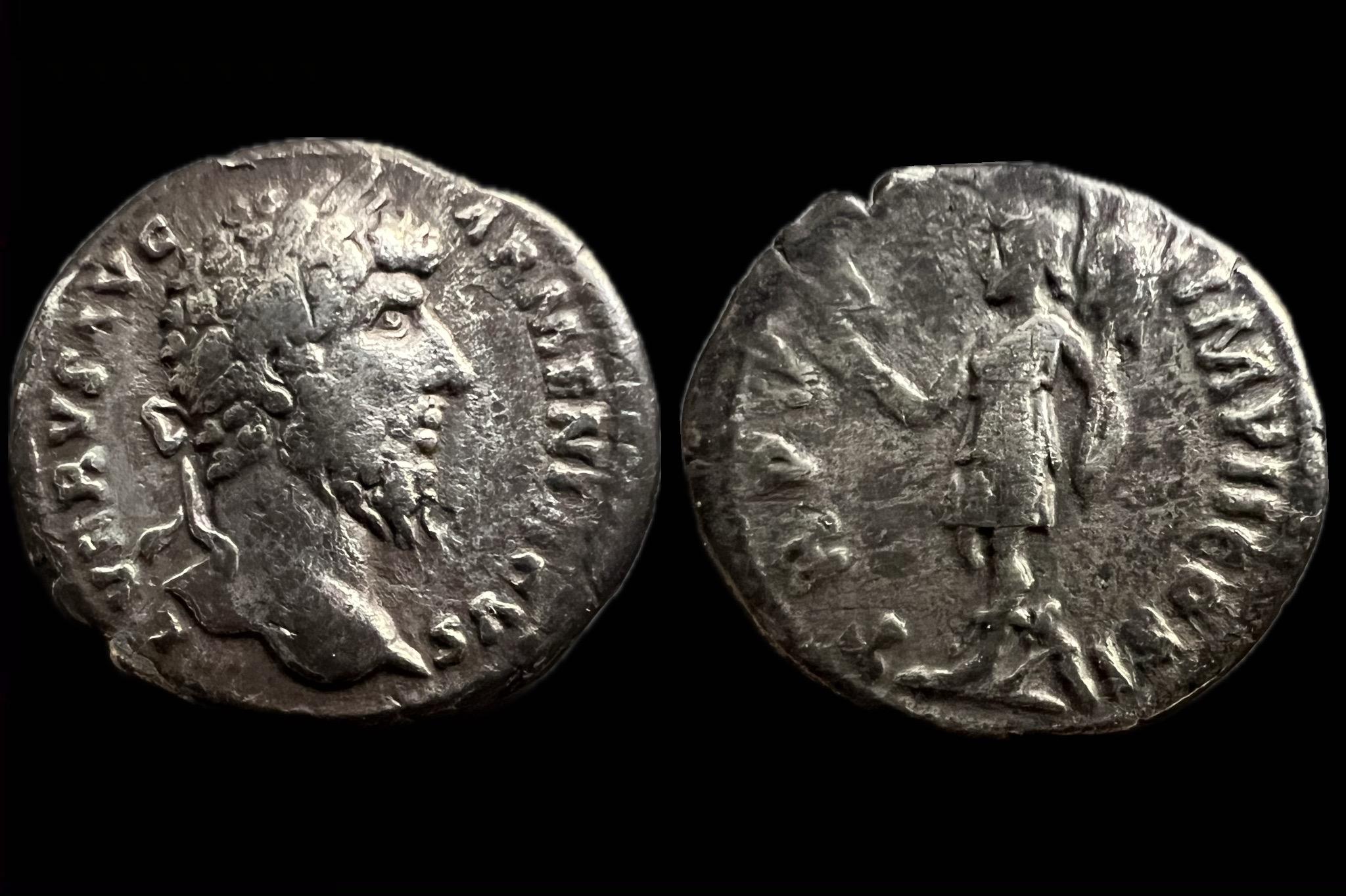 Lucius Verus (i.sz.161-169) L VERVS AVG ARMENIACVS    TRP V IMP II COS II denar RIC537