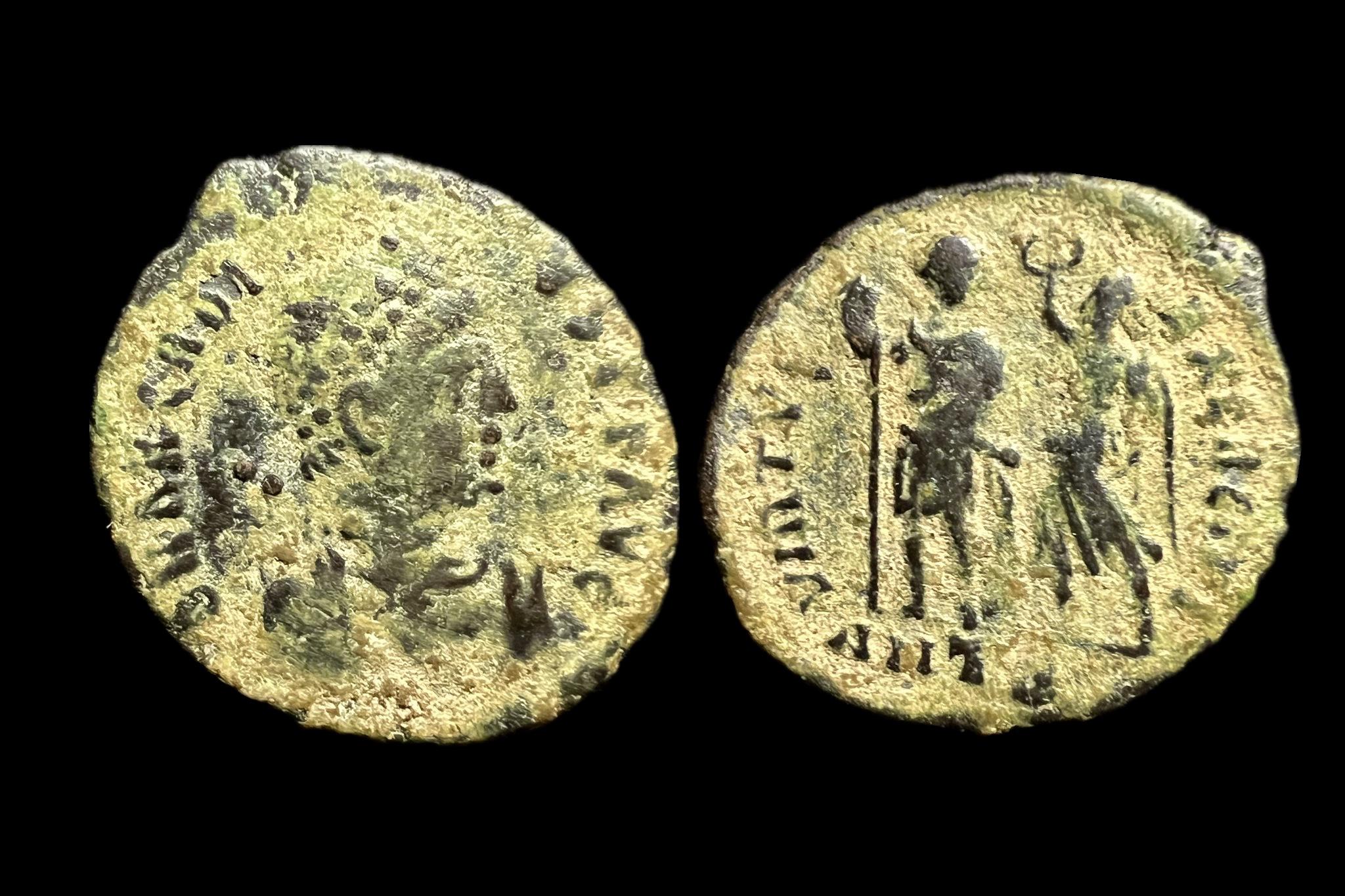 Arcadius (395-401) AE RIC X75 (sivatagi homok lerakódás)