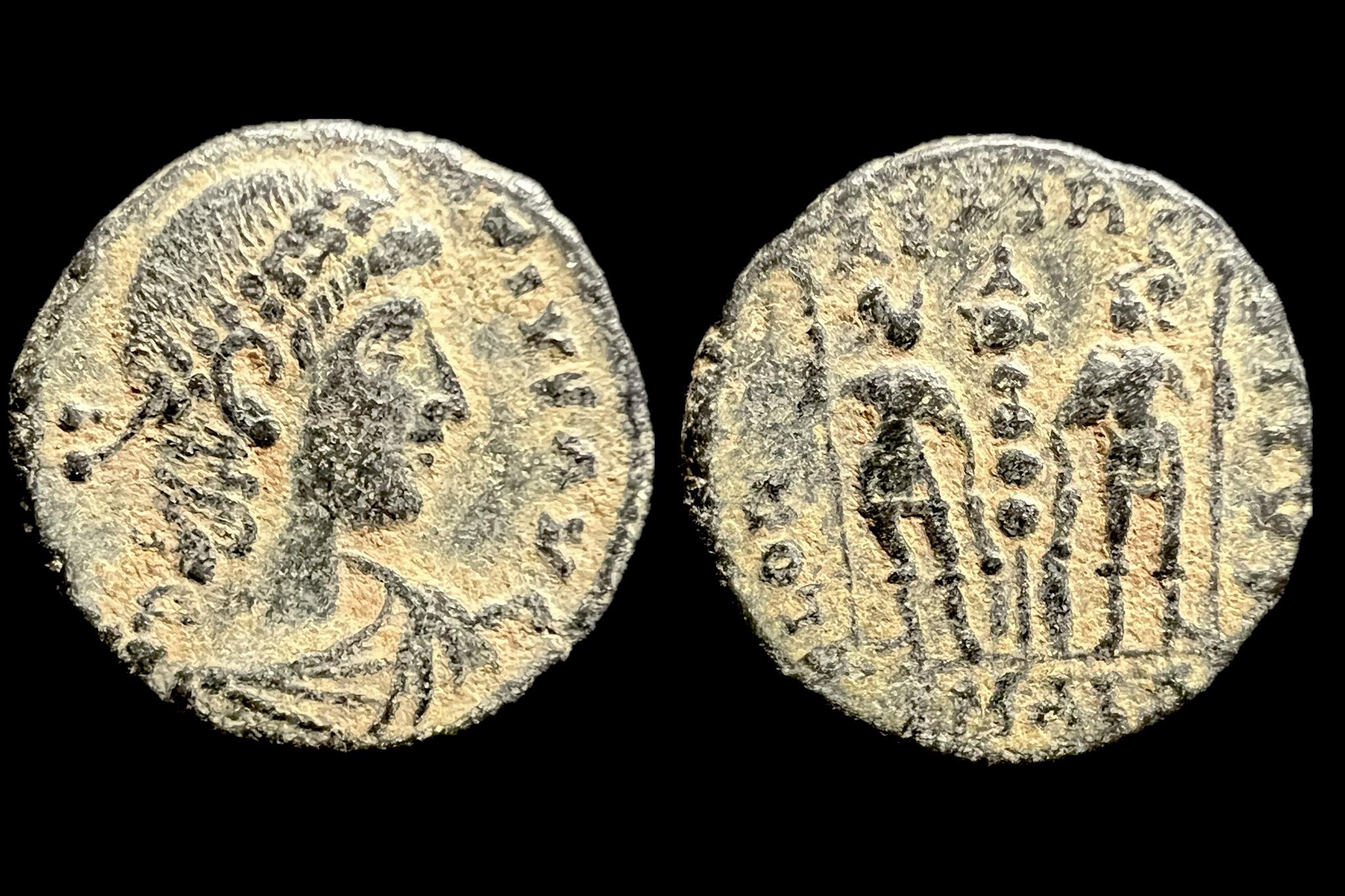 II. Constantine (i.sz.337-340) AE Follis RIC VIII 85