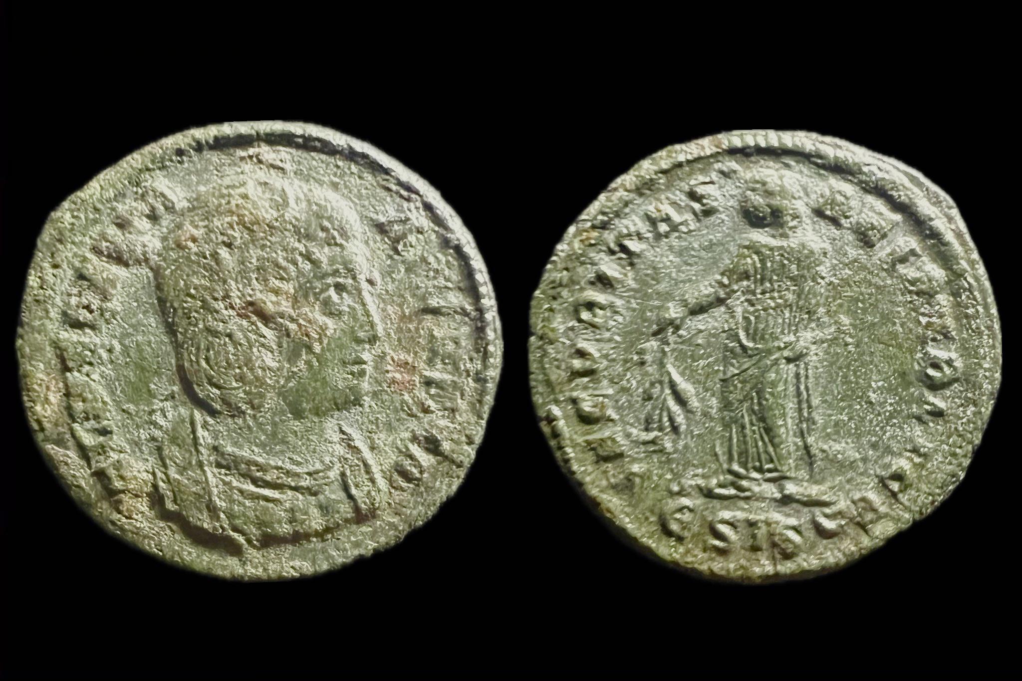 Helena (i.sz.324-32830) AE RIC VII 218