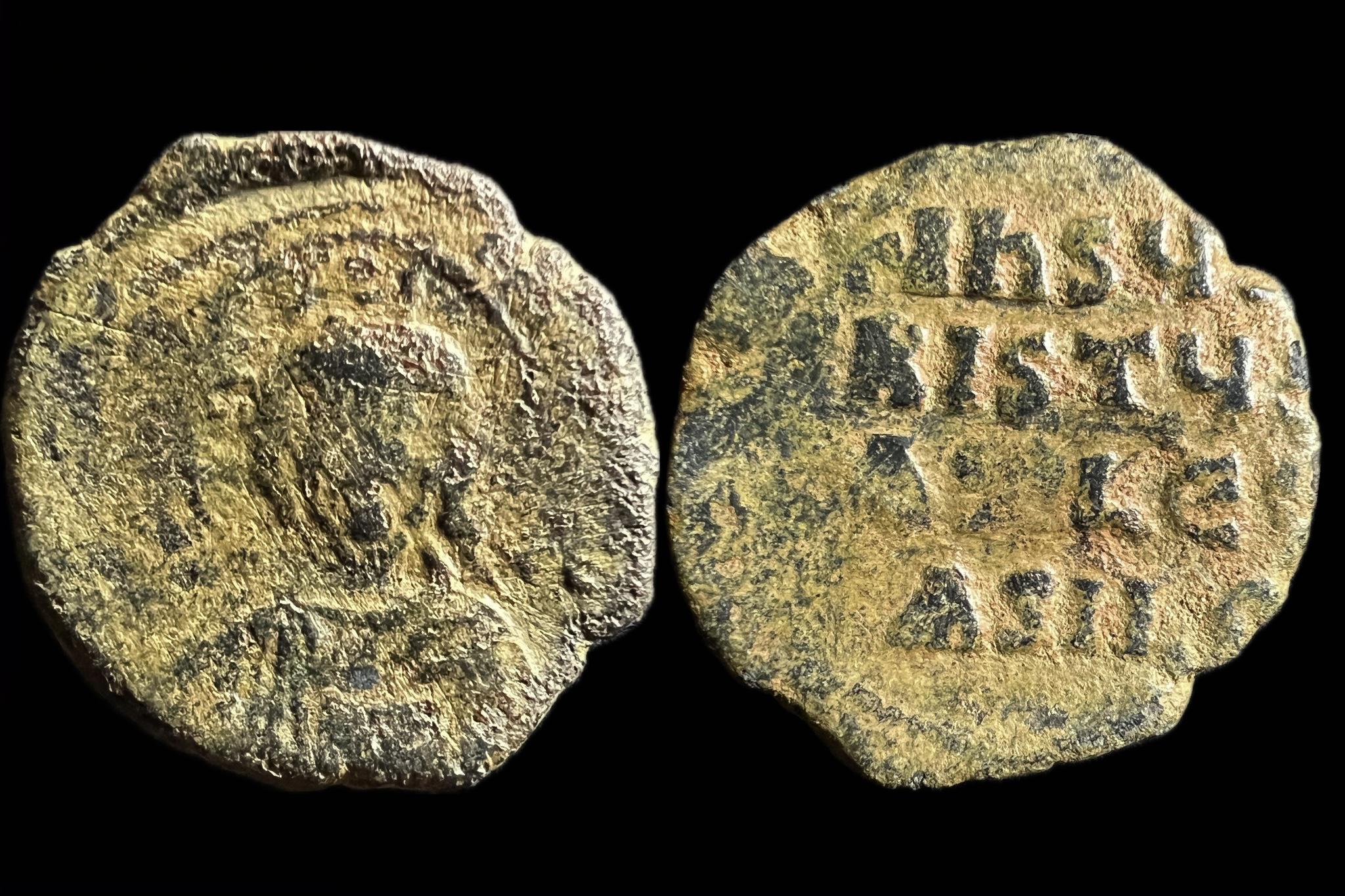 II.Basil és VIII.Constantin Follis i.sz.1020-1028 Konstantinapoly Sear 1818  + IҺSЧS  XRISTЧS  bASILЄЧ  ЬASILЄ sivatagi patina