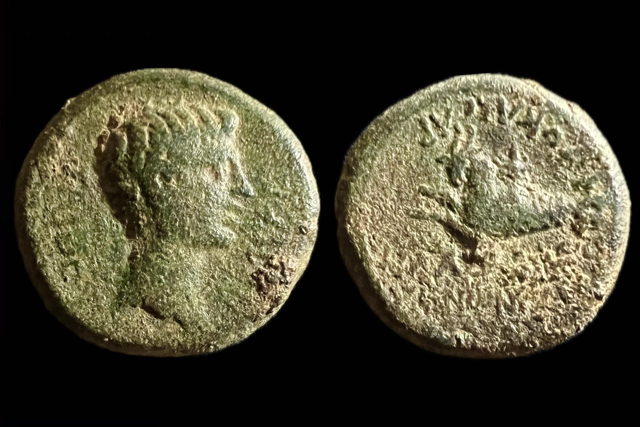 Caligula Æ I.sz.37-41 Lydia Philadelphia RPC I 3029  ΓAIOC KAICAP-ΦΙΛΟΚΑΙCΑΡ  ΦΙΛΑΔЄΛΦЄωΝ ΑΝΤΙΟΧΟC ΑΠΟΛΛΟΔΟΤΟV