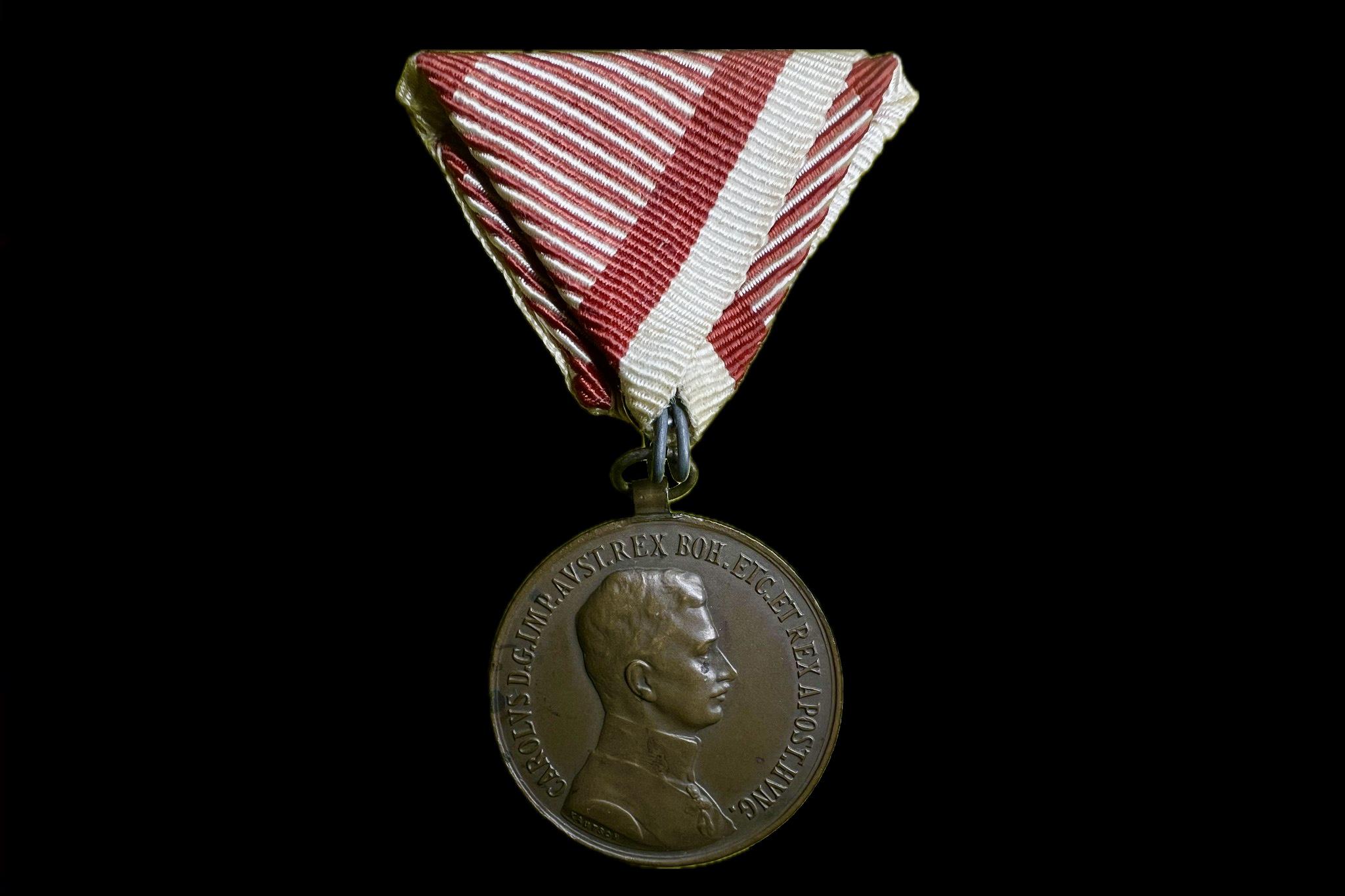 IV. Károly Vitézségi Bronz Érem Kitüntetés FORTITUDINI