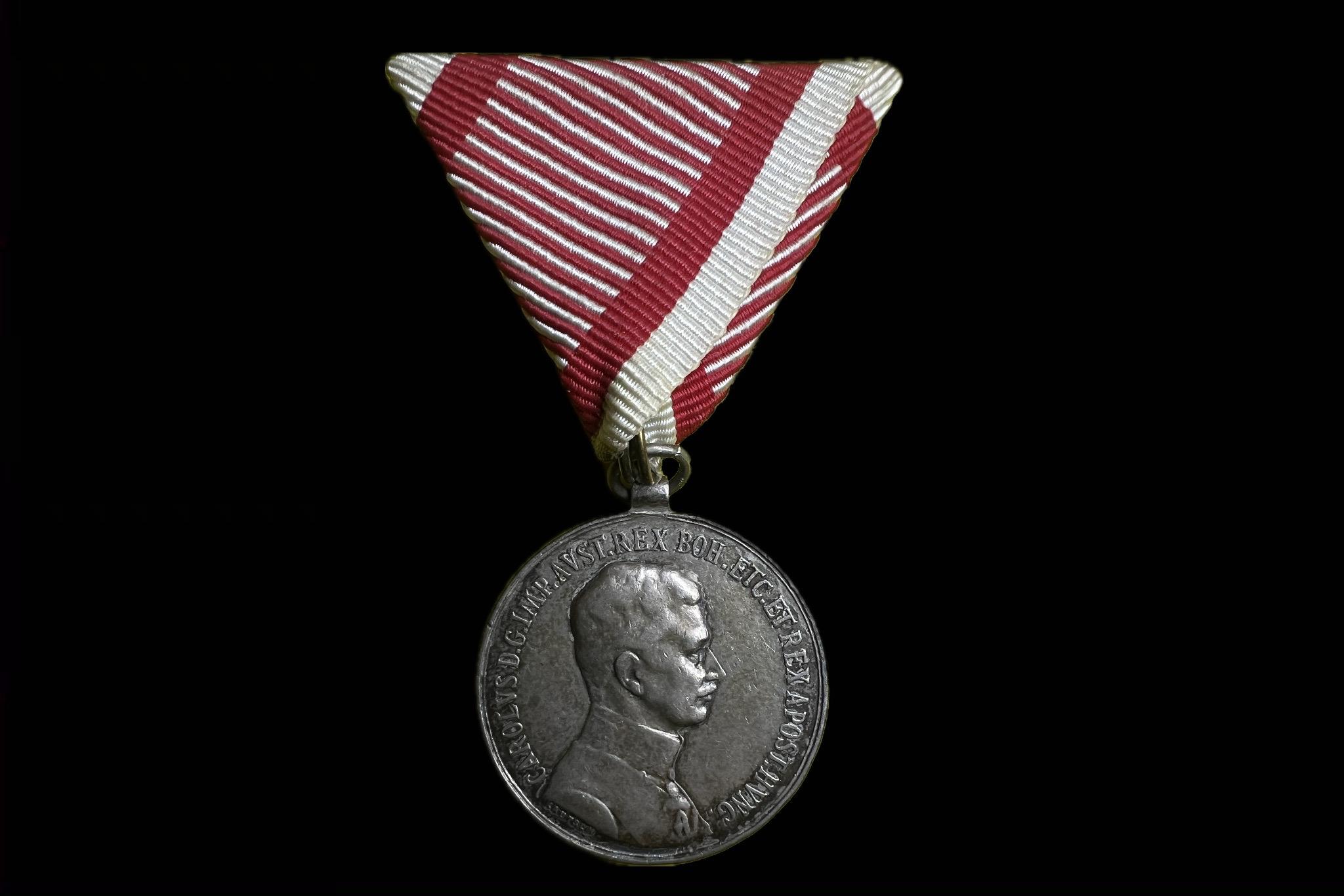IV. Károly Ezüst Vitézségi Érem II. osztály Kitüntetés 1917 FORTITUDINI 