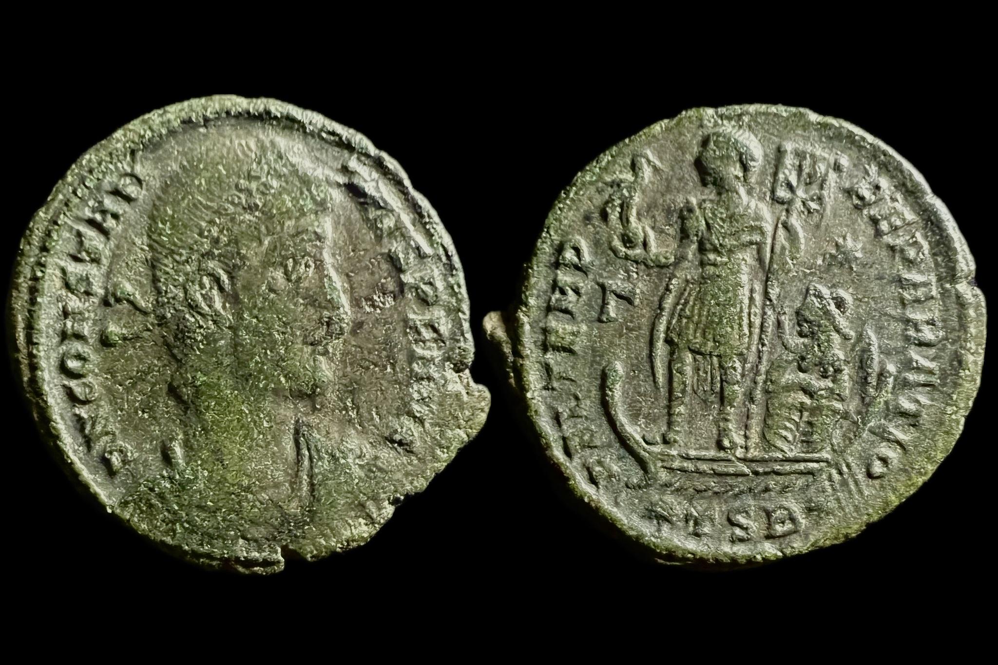 II. Constans (337-350) AE RIC VIII 201