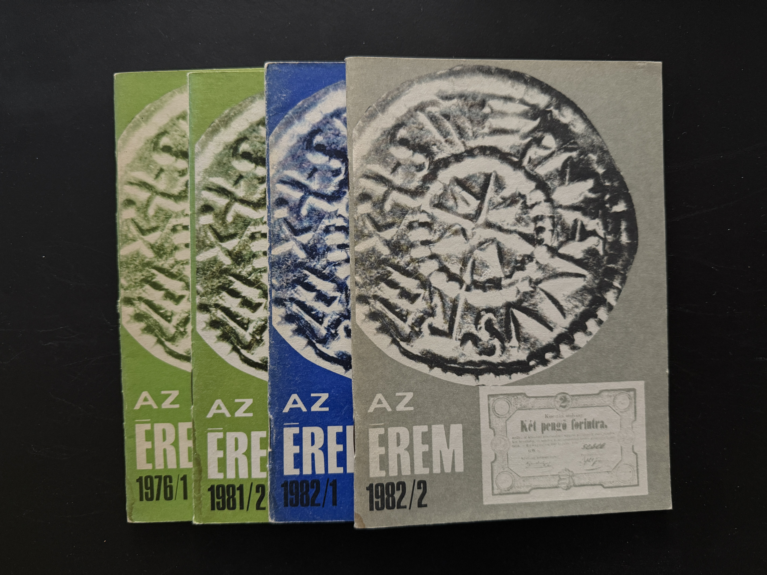 Az érem 1982/1/2, 1981/2, 1976/1 4 db
