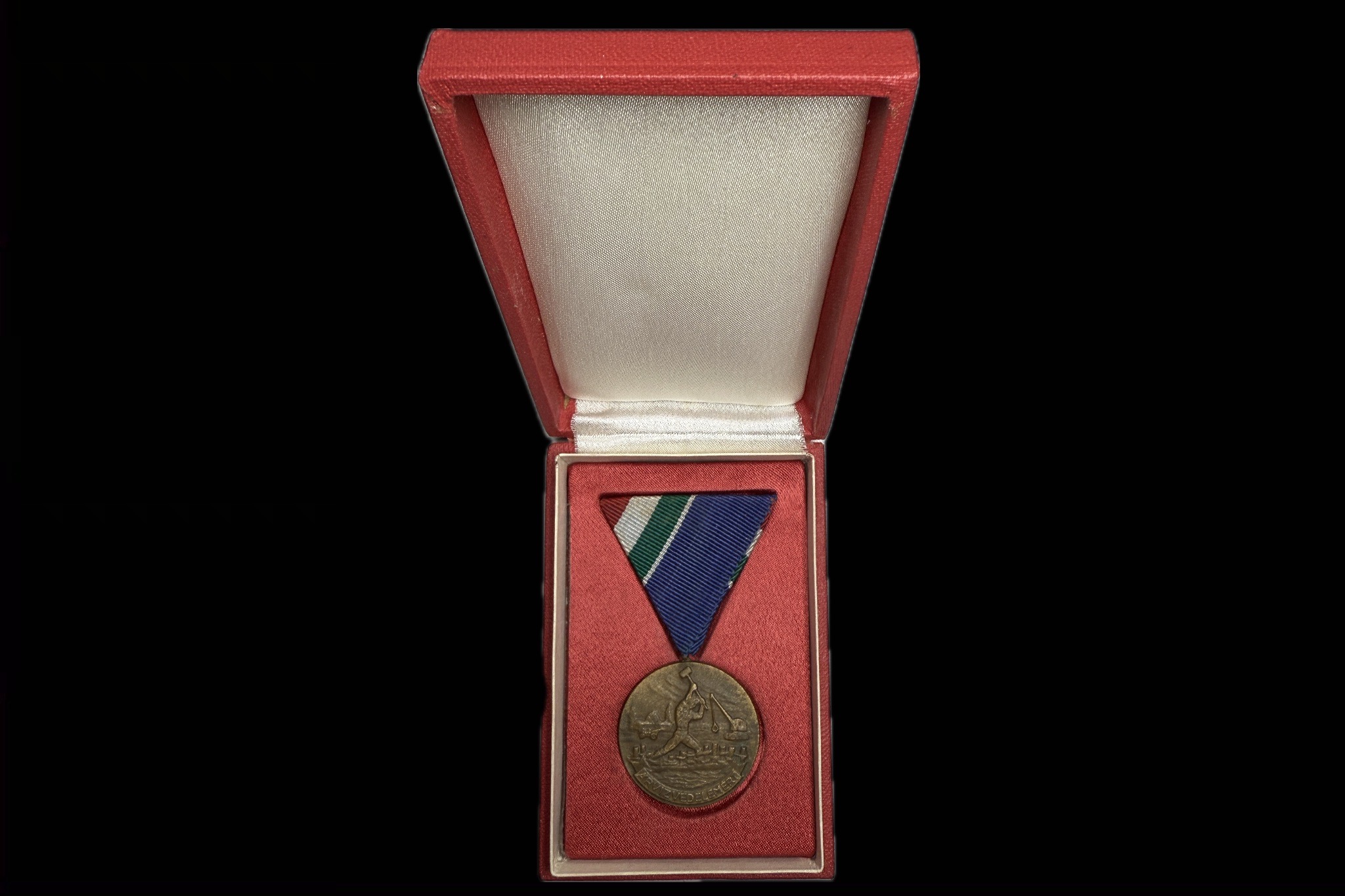 1960 Árvízvédelemért bronz kitüntető jelvény mellszalagon díszdobozban
