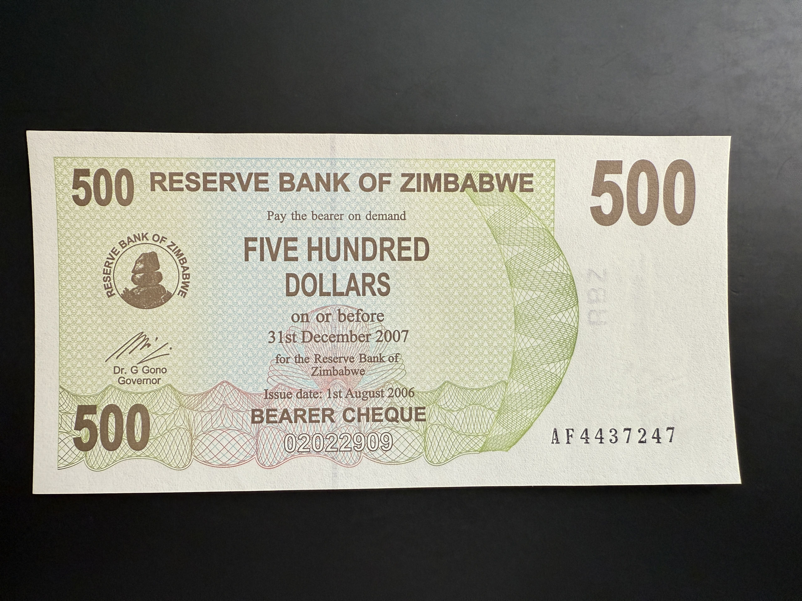 ZIMBABWE 500 Dollars 1.8.2006 (P.43) UNC