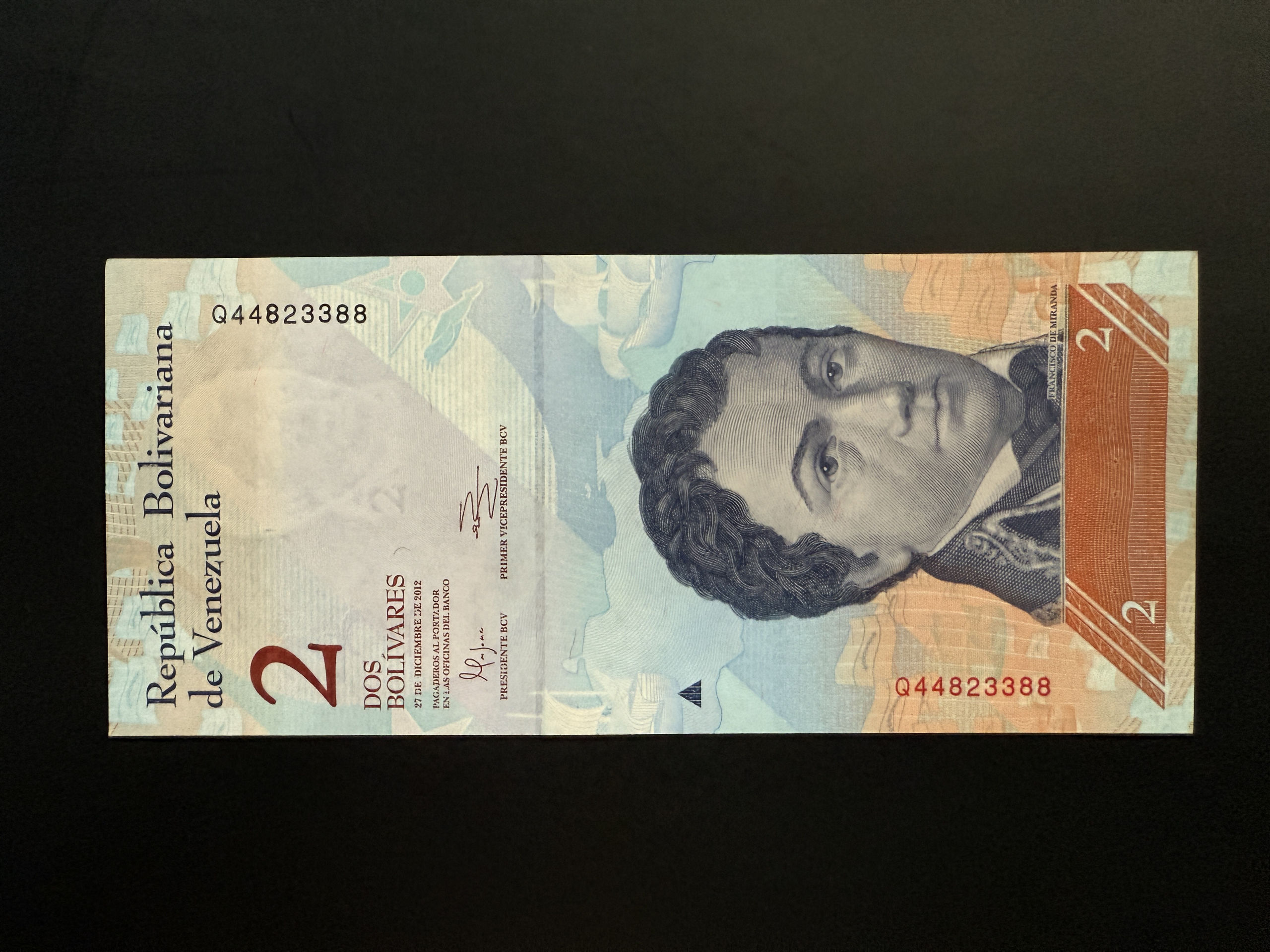 VENEZUELA 2 Bolivares 27.12.2012 (P.88) UNC