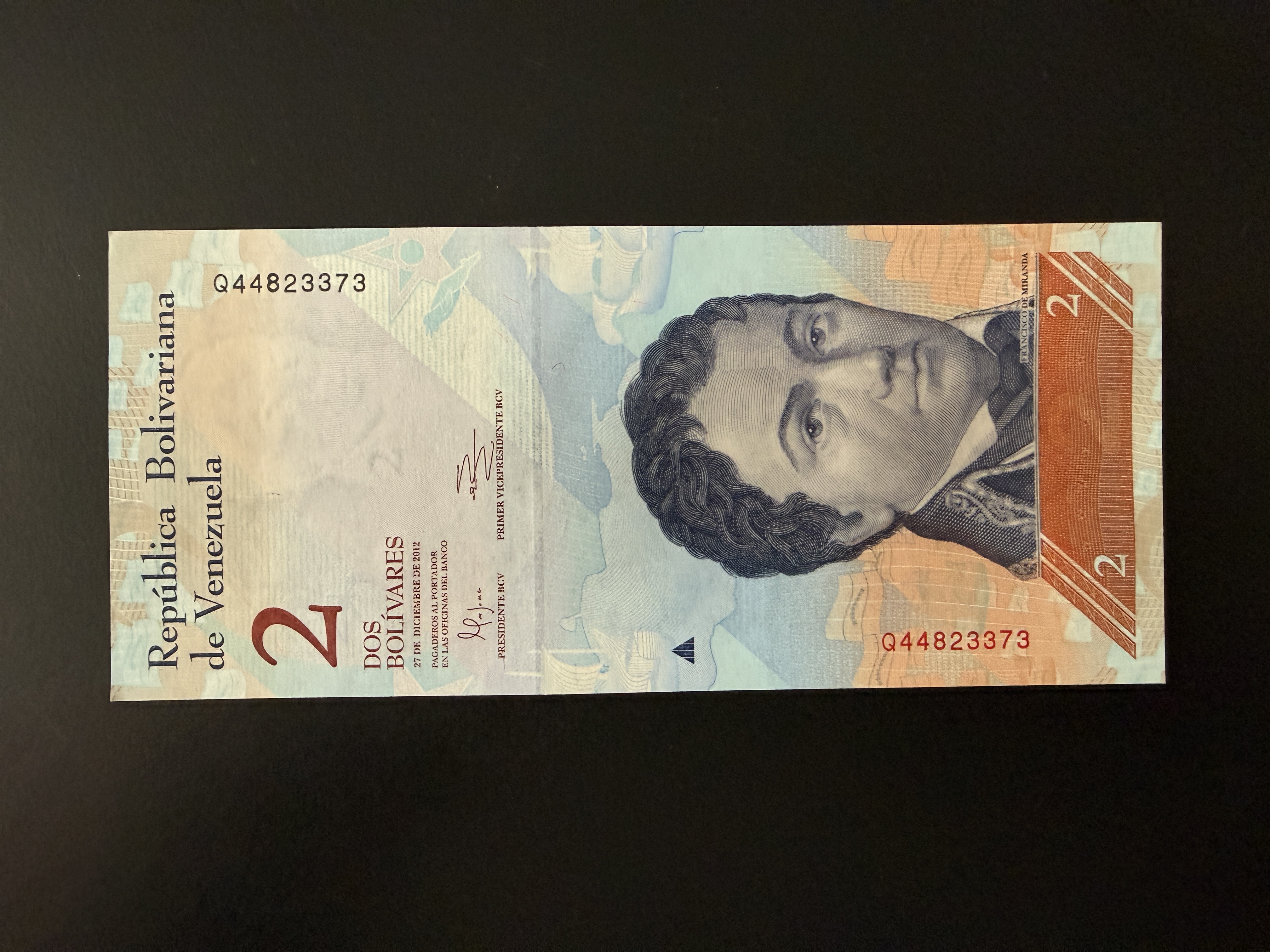VENEZUELA 2 Bolivares 27.12.2012 (P.88) UNC