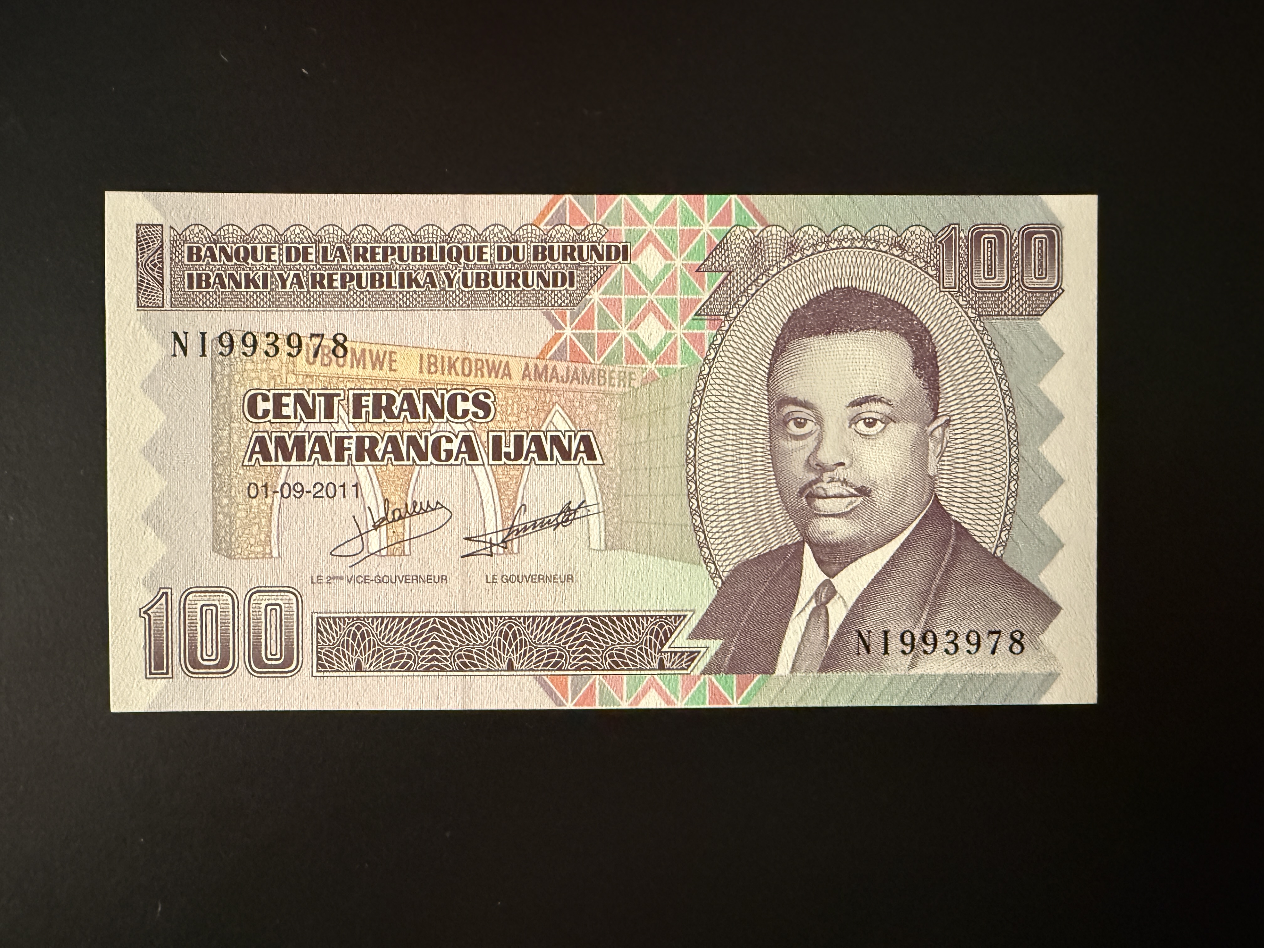 BURUNDI 100 Francs 1.9.2011 (P.44) UNC