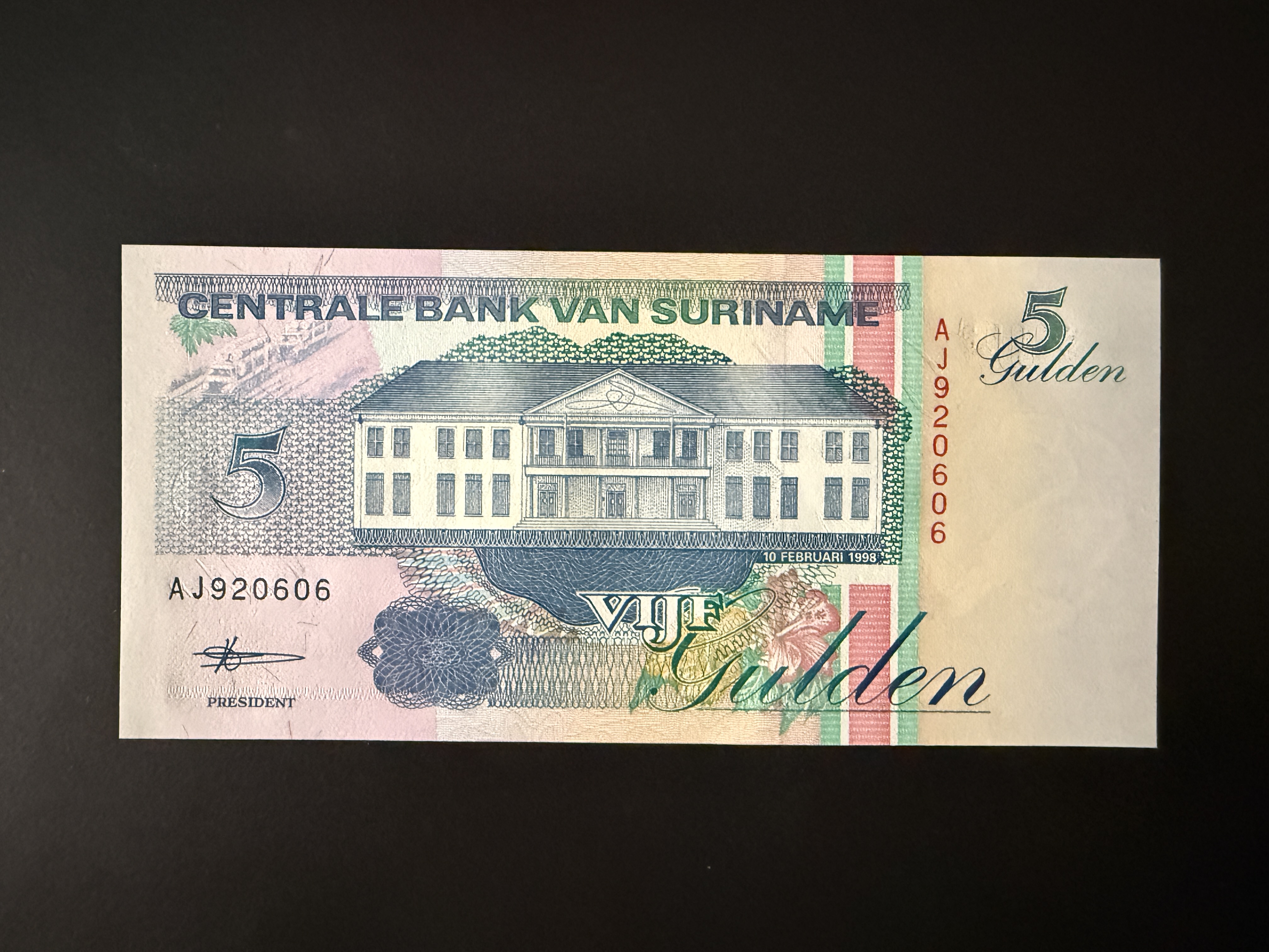 SURINAME 5 Gulden 10.2.1998 (P.136) UNC