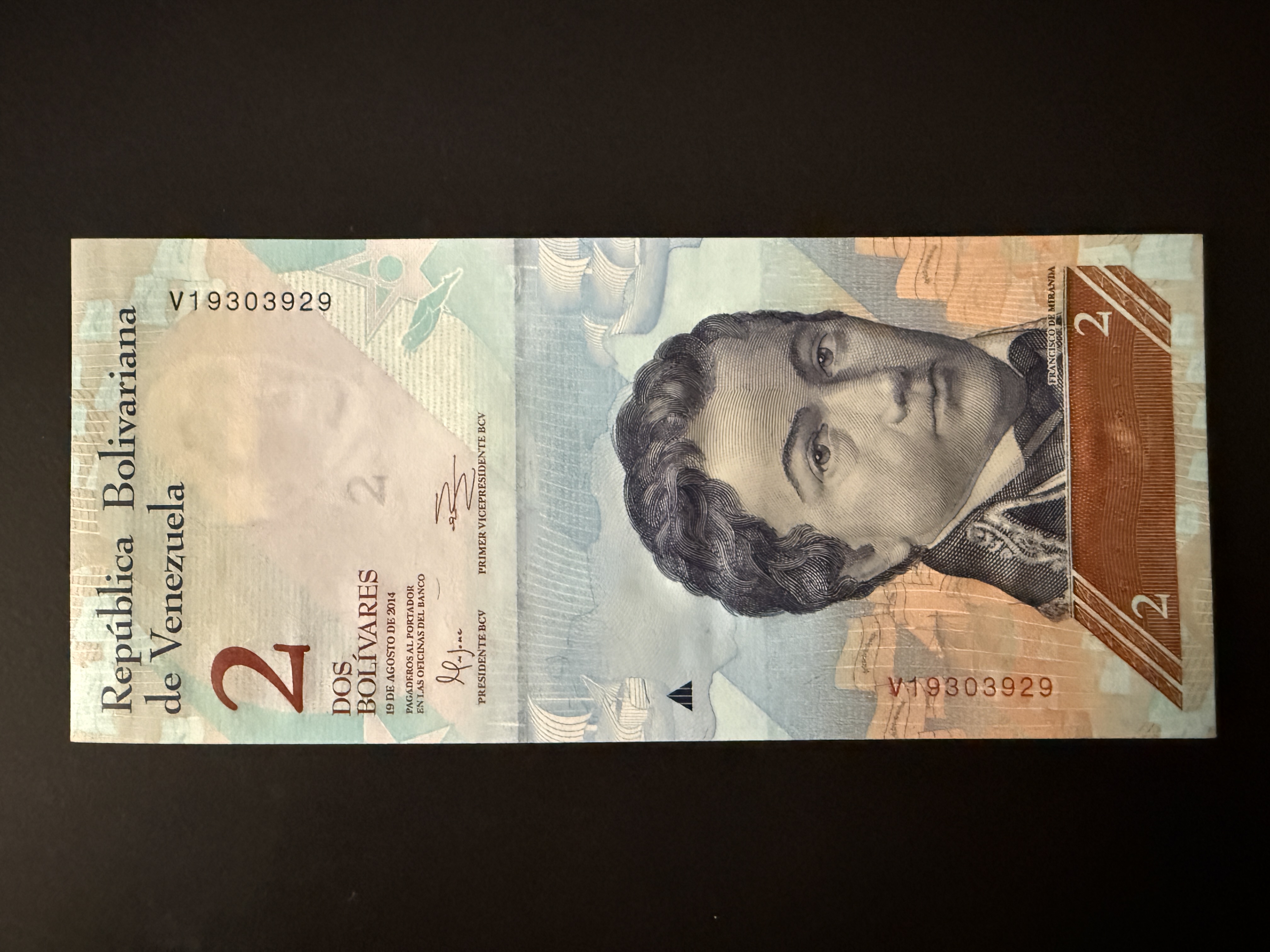 VENEZUELA 2 Bolivares 10.8.2014 (P.88) UNC