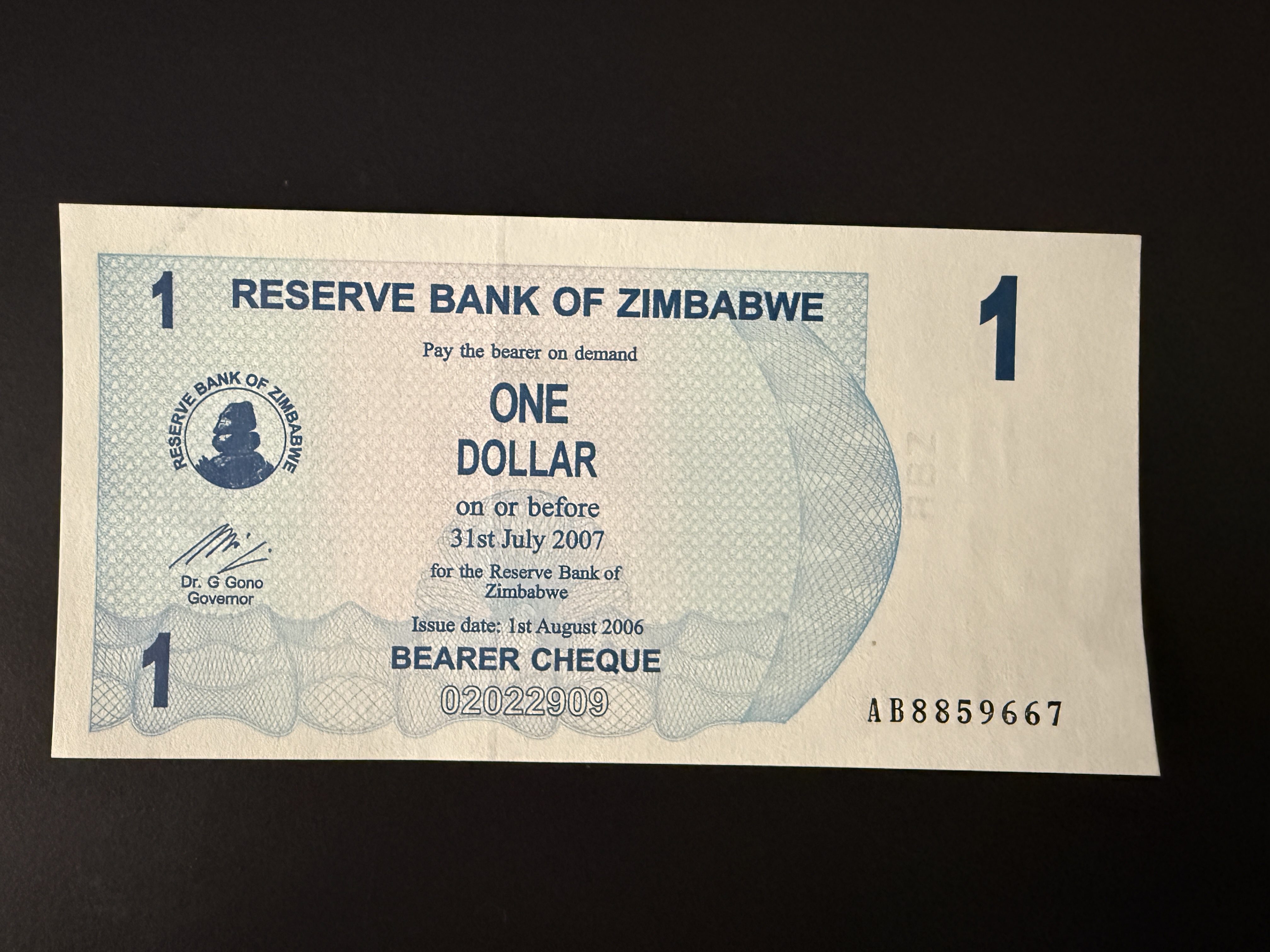 ZIMBABWE 1 Dollar 1.8.2006 (P.37) UNC