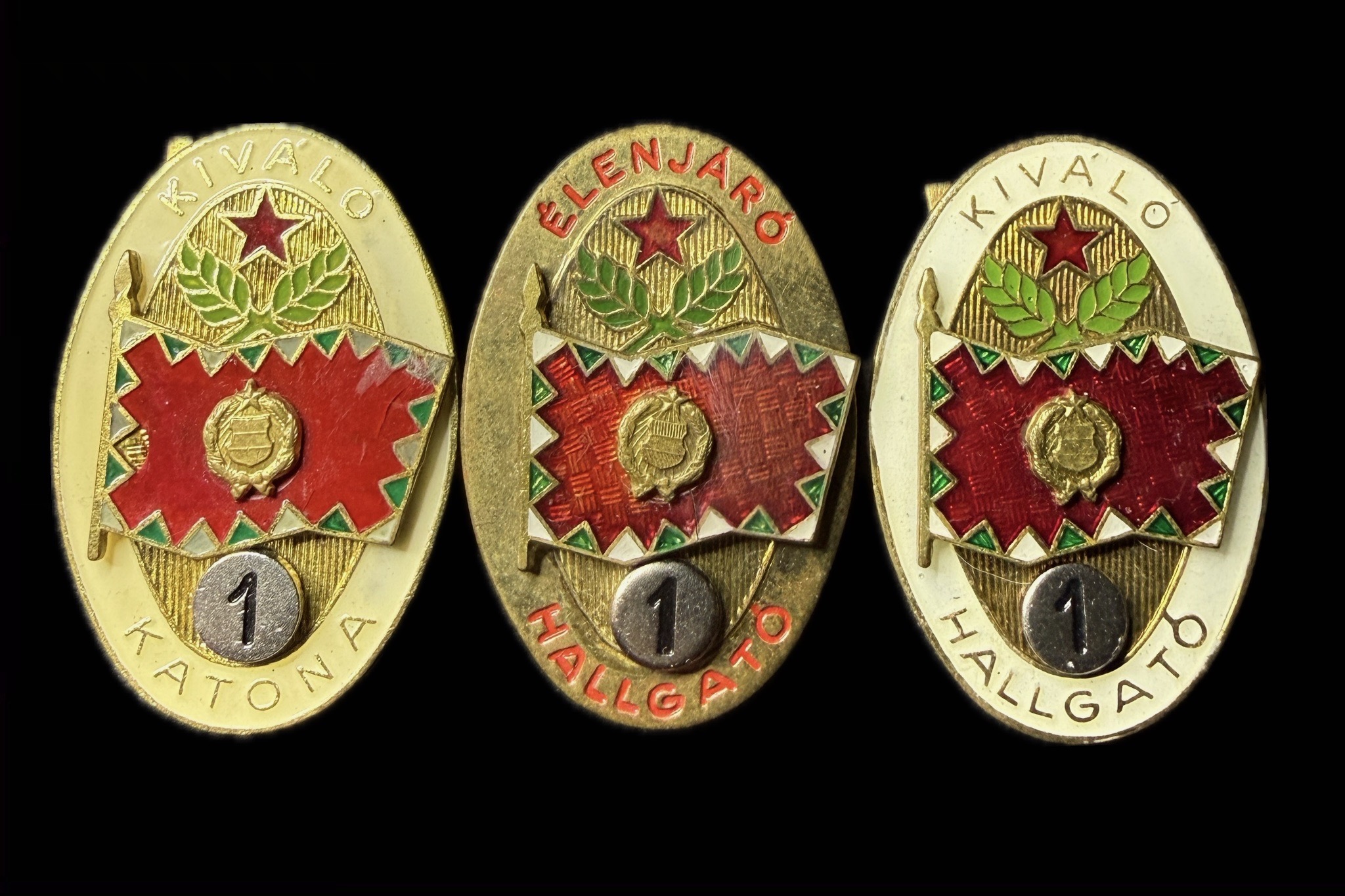 Magyar Néphadsereg Kiváló jelvényei 3db egyben