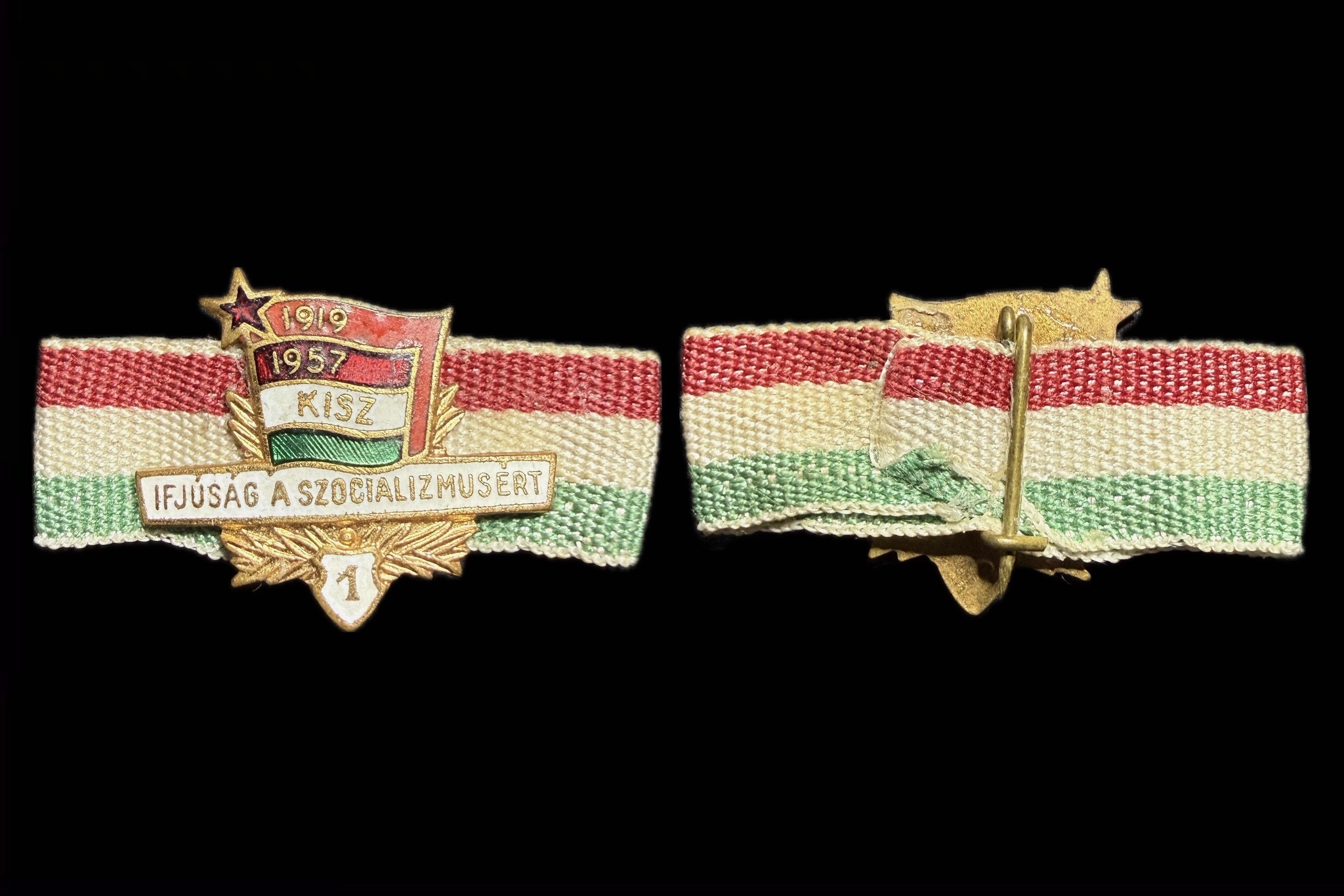 KISZ 1  ifjúság a szocializmusért 1957 jelvény
