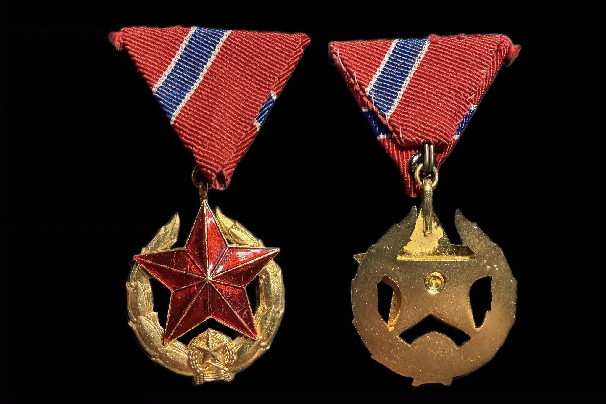 1951 Közbiztonsági Érem arany fokozata a rendőrség tagjai részére ezüst