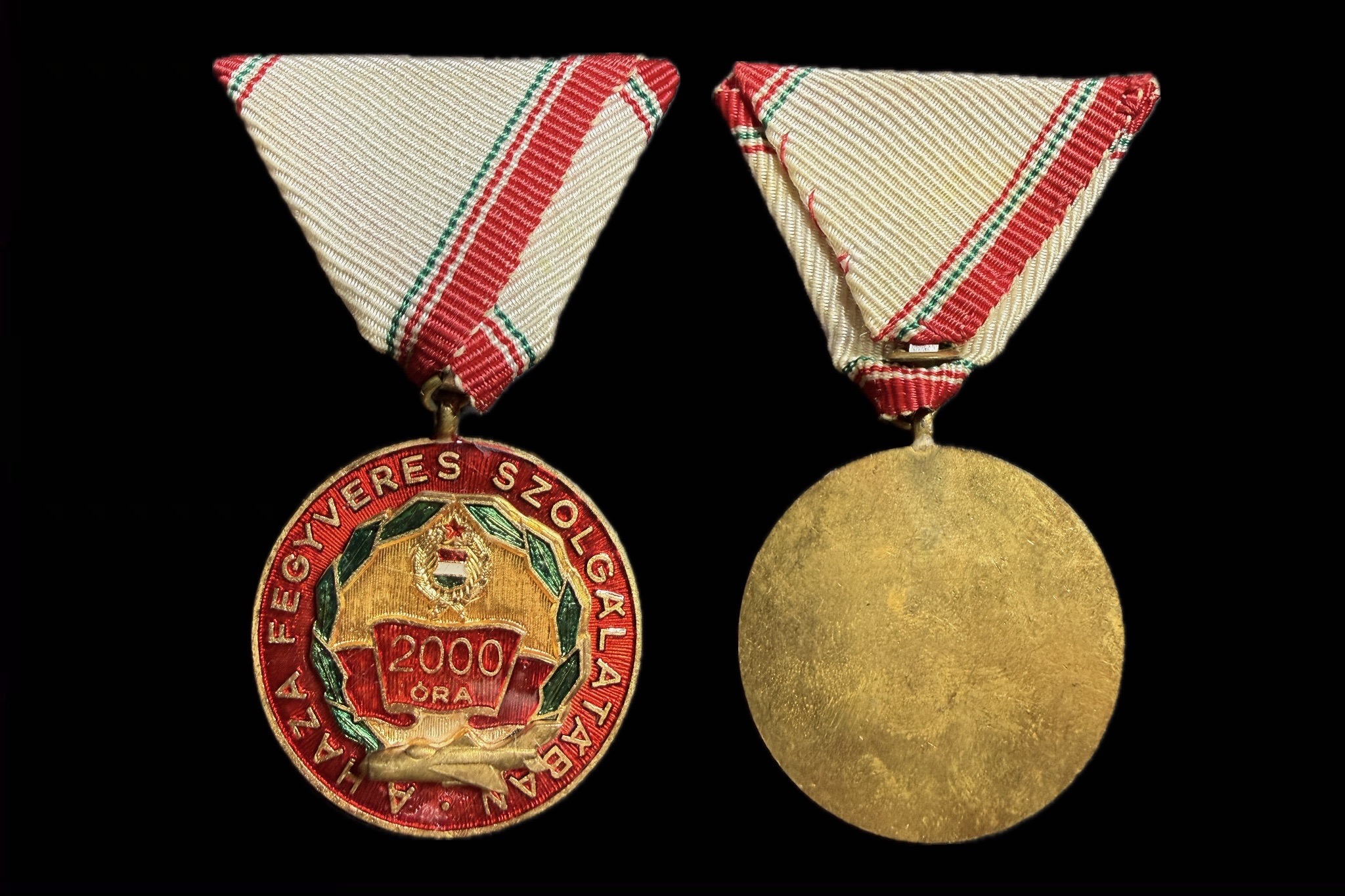 Szolgálati Érdemérem 2000 repült óra után zománcozott  kitüntetés mellszalagon