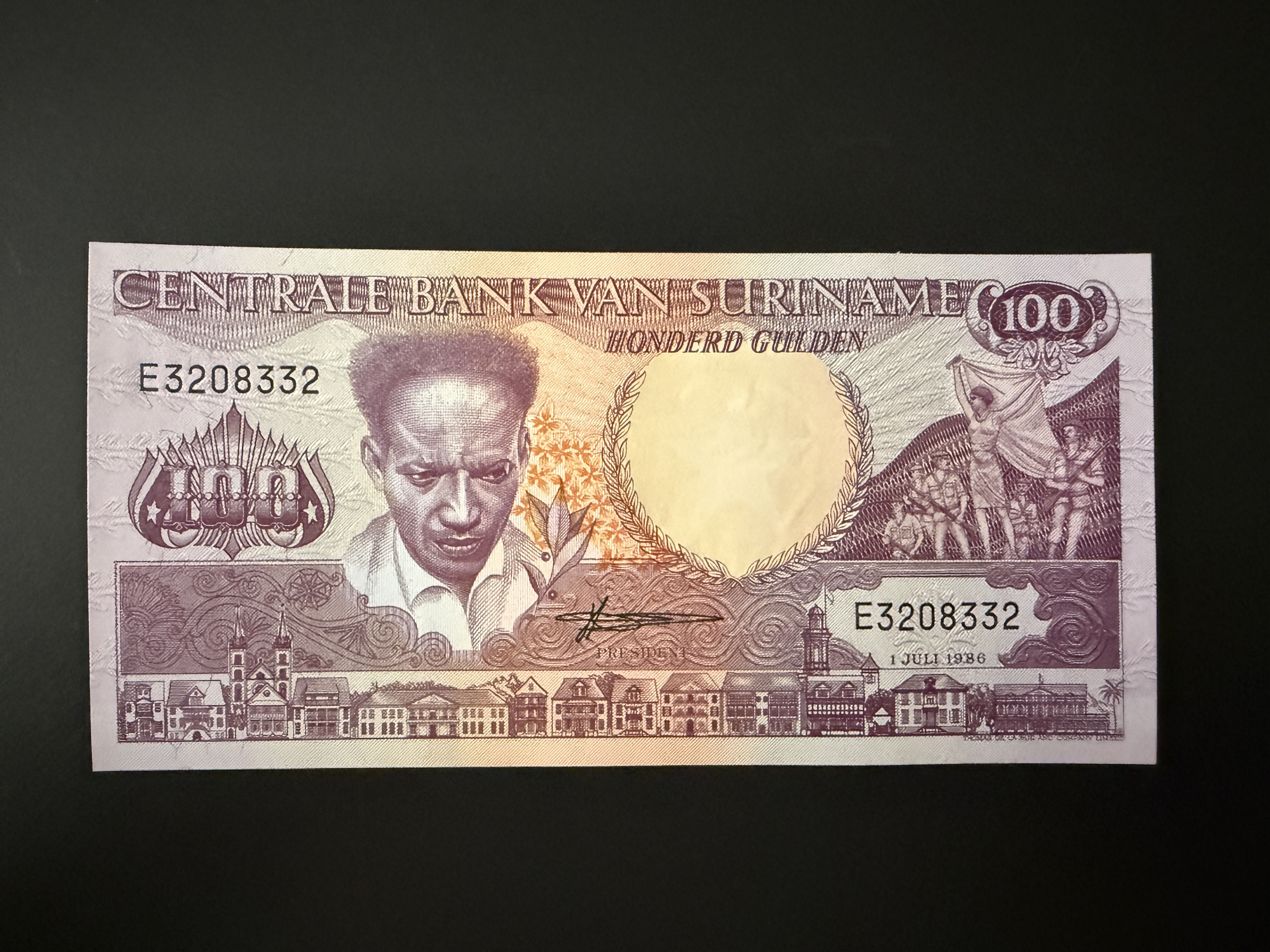 SURINAME 100 Gulden 1.7.1986 (P.133) UNC