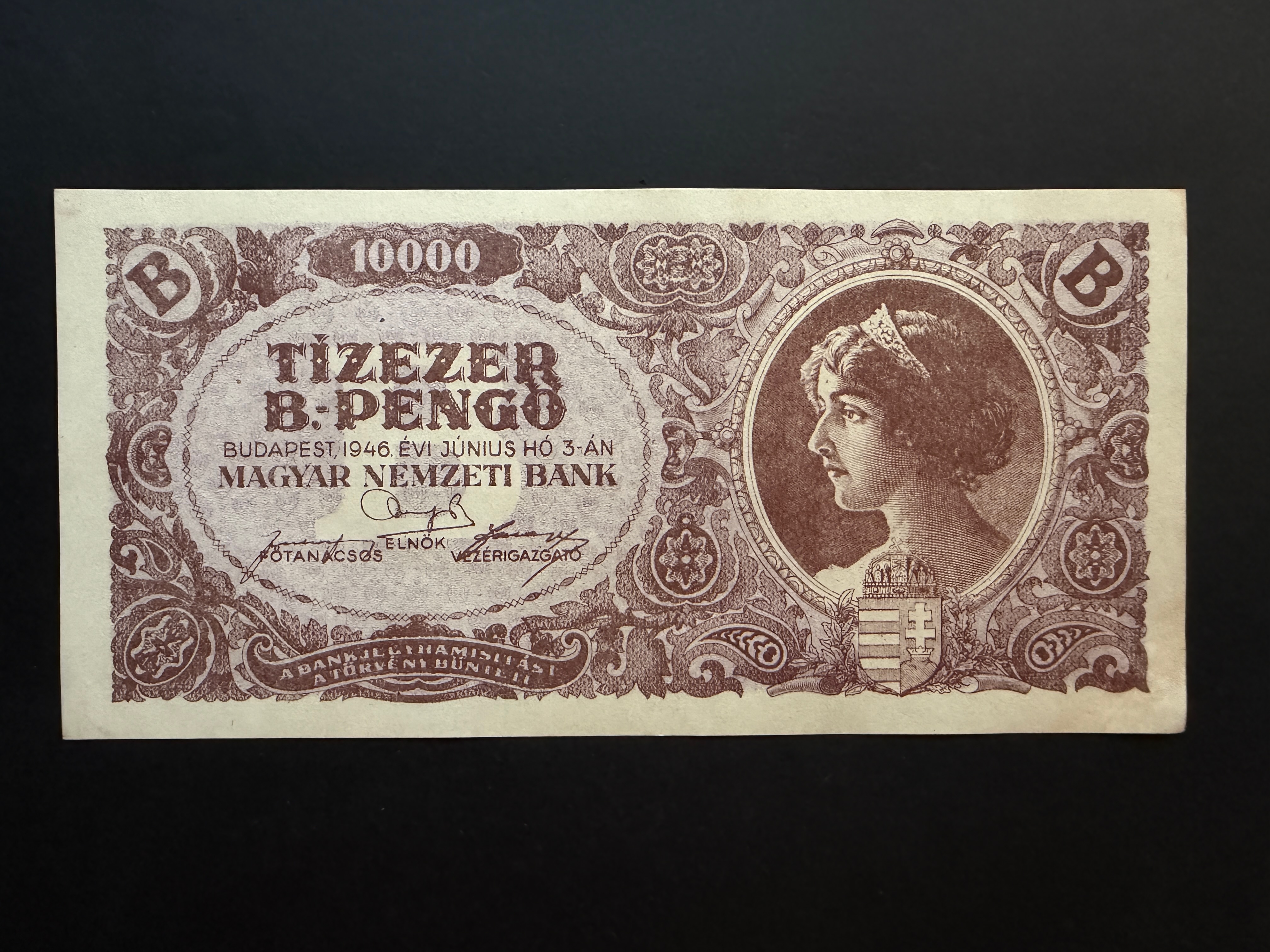 Tízezer B.Pengő (1946) aUNC Adamo P35
