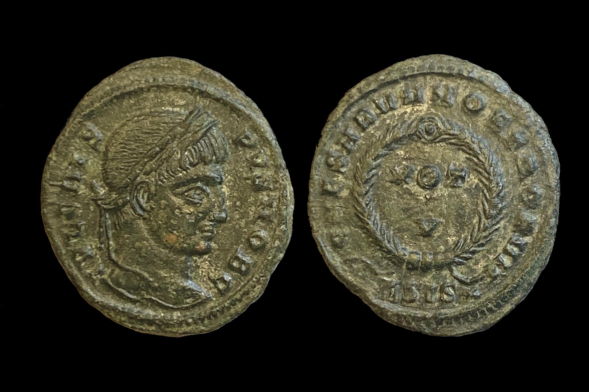 Crispus (316-326) AE4 RIC VII Siscia 161 S