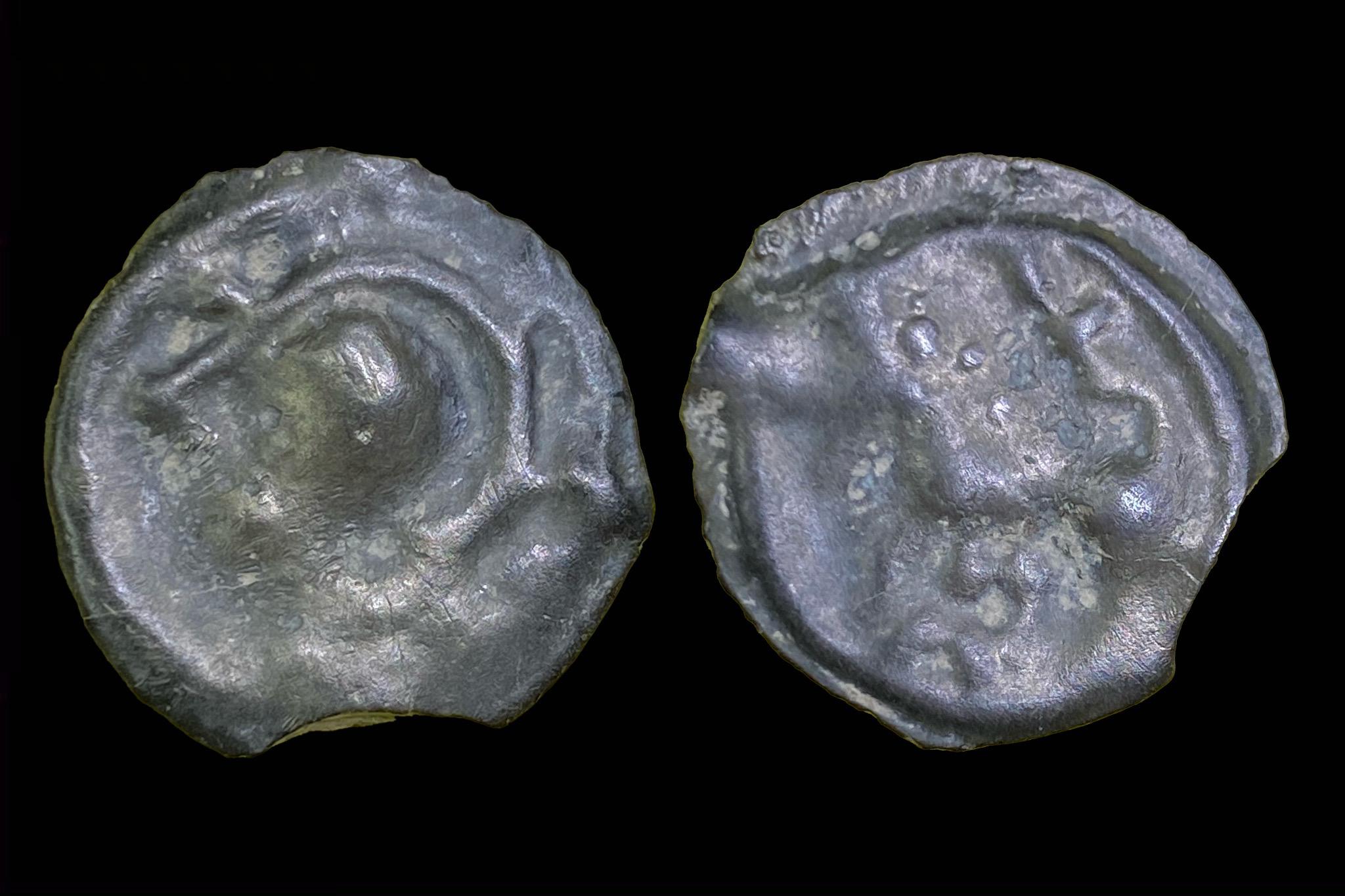 Kelta Gall-Belga Senones típus (i.e. I.század) potin BMC395 Pedigre R. Chevallier (1922-2015) gyűjteménye