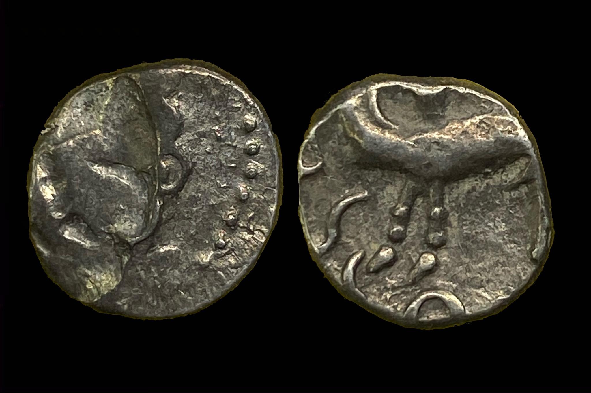 Sequani Kelta (i.sz.70-50) Quinarius (féldénár) DT 3243;LT 5351; Allen-Nash 313-314.