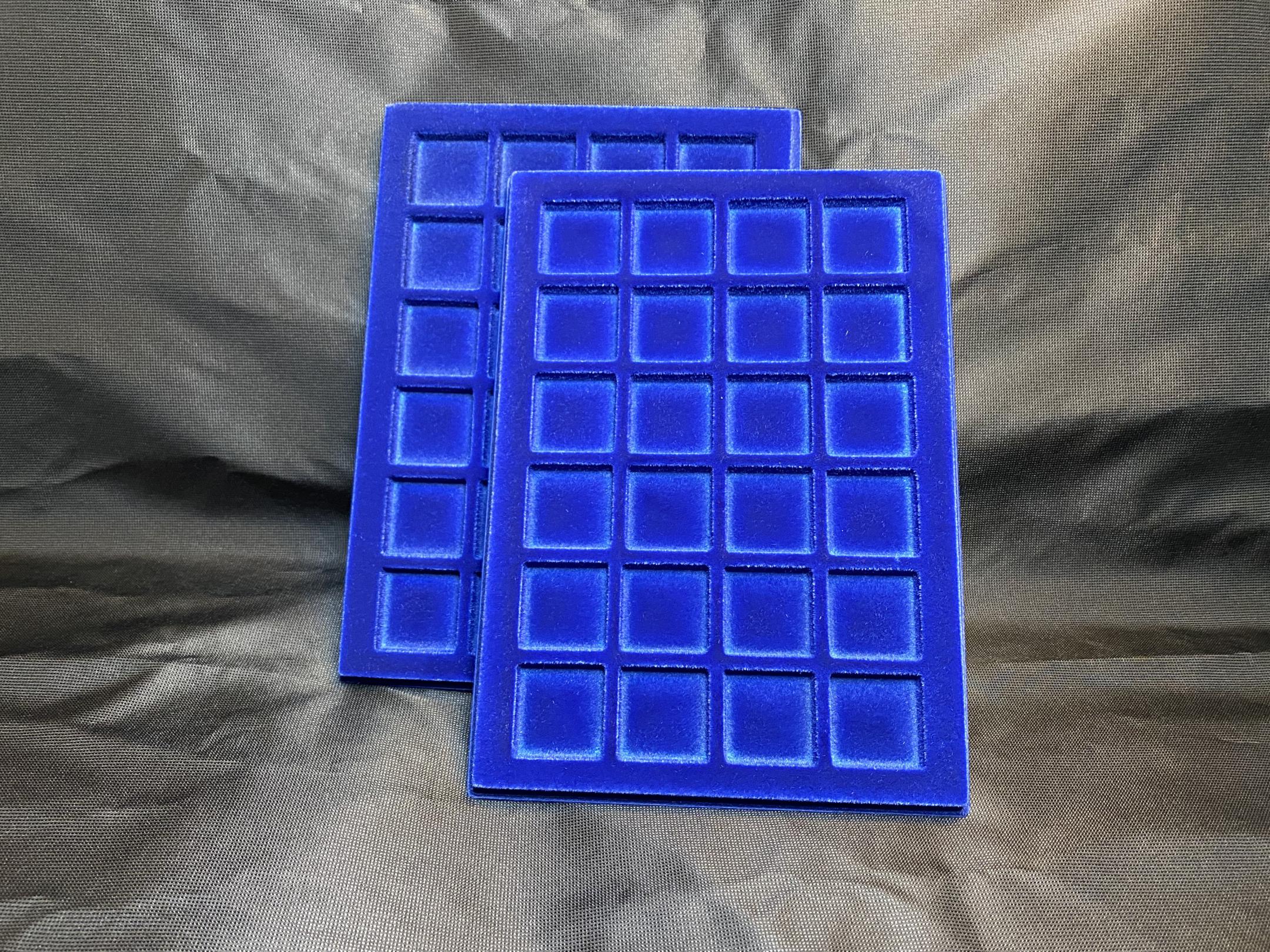 24 fészkes 30x30mm (kék) 240x170mm ÚJ 2db
