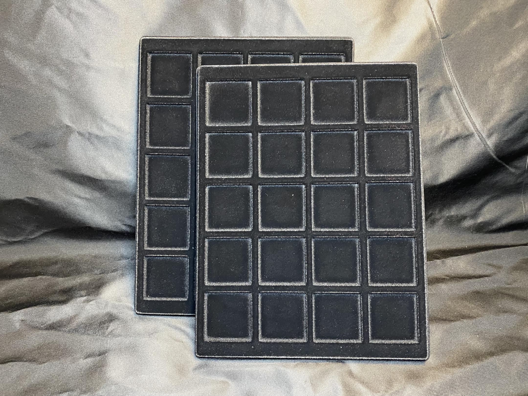 20 fészkes 49x49mm (fekete) 310x240mm ÚJ 2db 