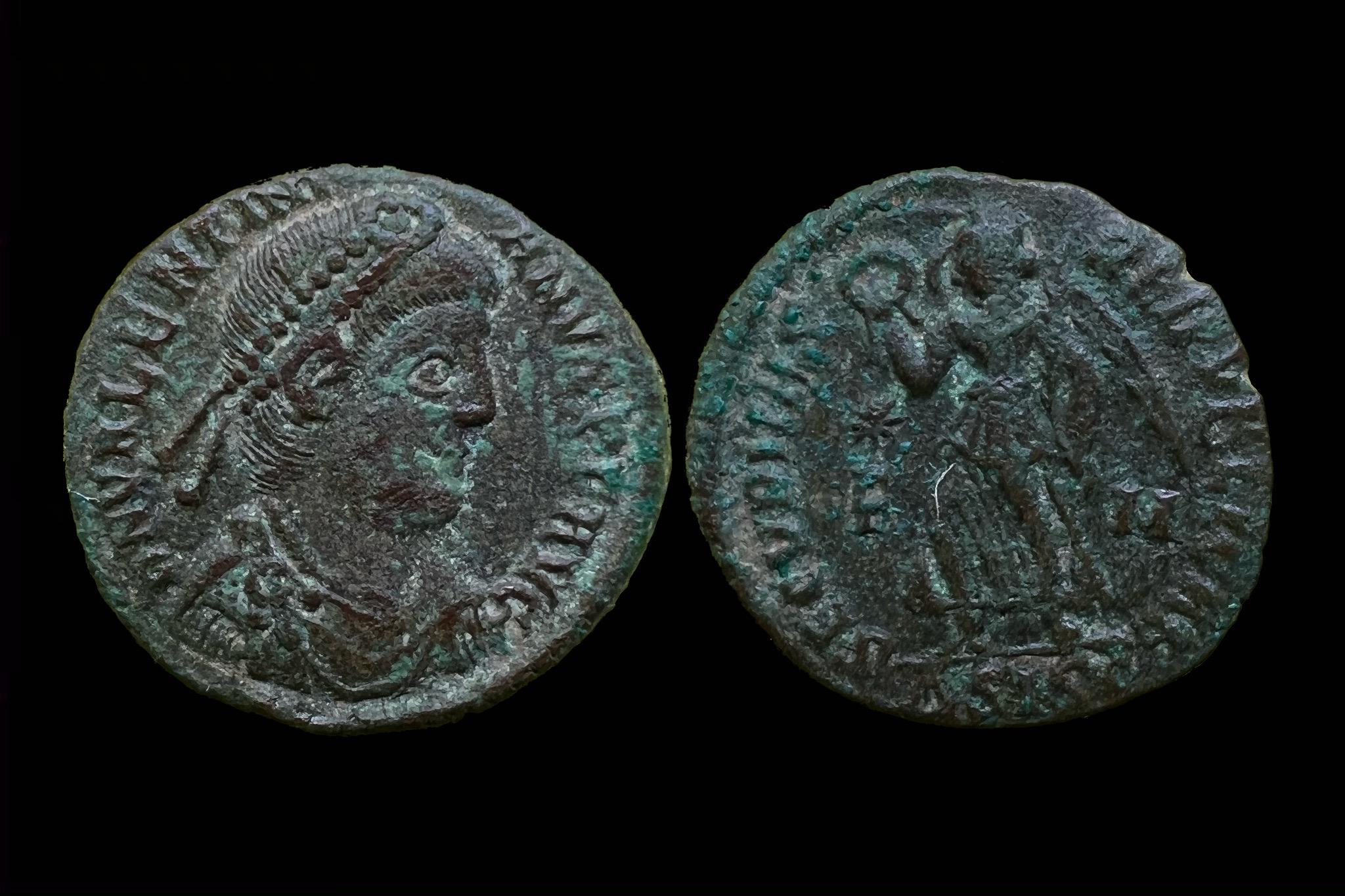 I.Valentinian (i.sz.367-375) D N VALENTINI-ANVS P F AVG  SECVRITAS - REIPVBLICAE   F�M  ASISC Nummus RIC 15a 