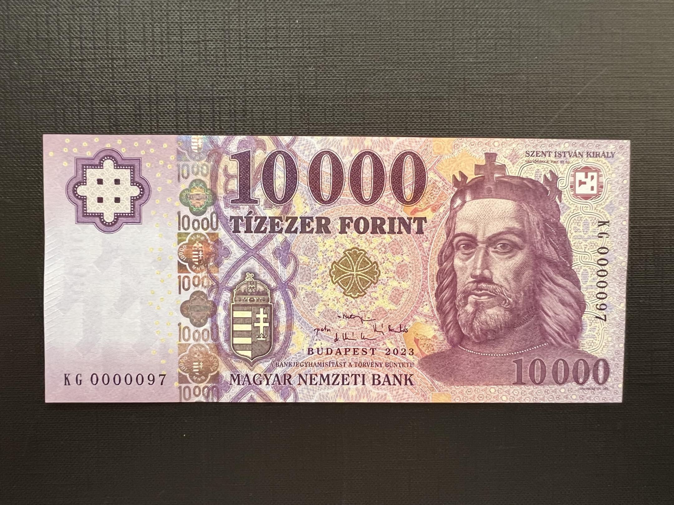 10000 Forint (2023) KG 00097 alacsony sorszám UNC